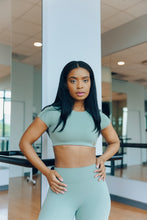 Load image into Gallery viewer, Prestige Crop